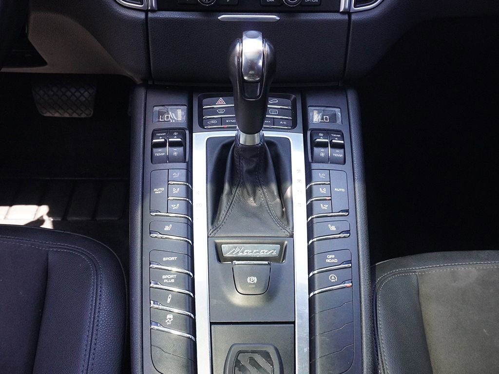 Used 2015 Porsche Macan S AWD/4WD image 38