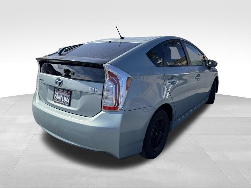 Used 2015 Toyota Prius Two FWD image 2