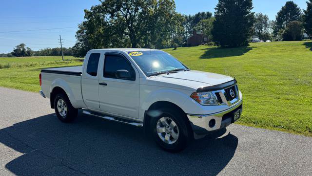 Used 2009 Nissan Frontier SE w/ SE Value Truck Pkg AWD/4WD image 4
