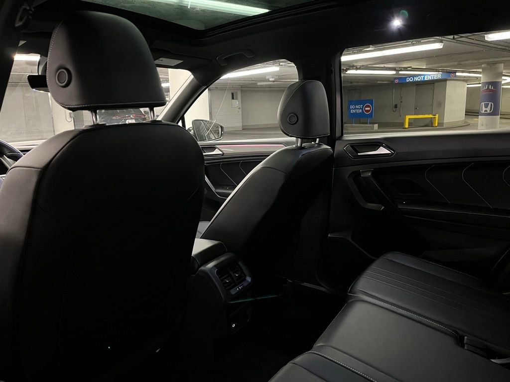 Used 2023 Volkswagen Tiguan SE R-Line image 23