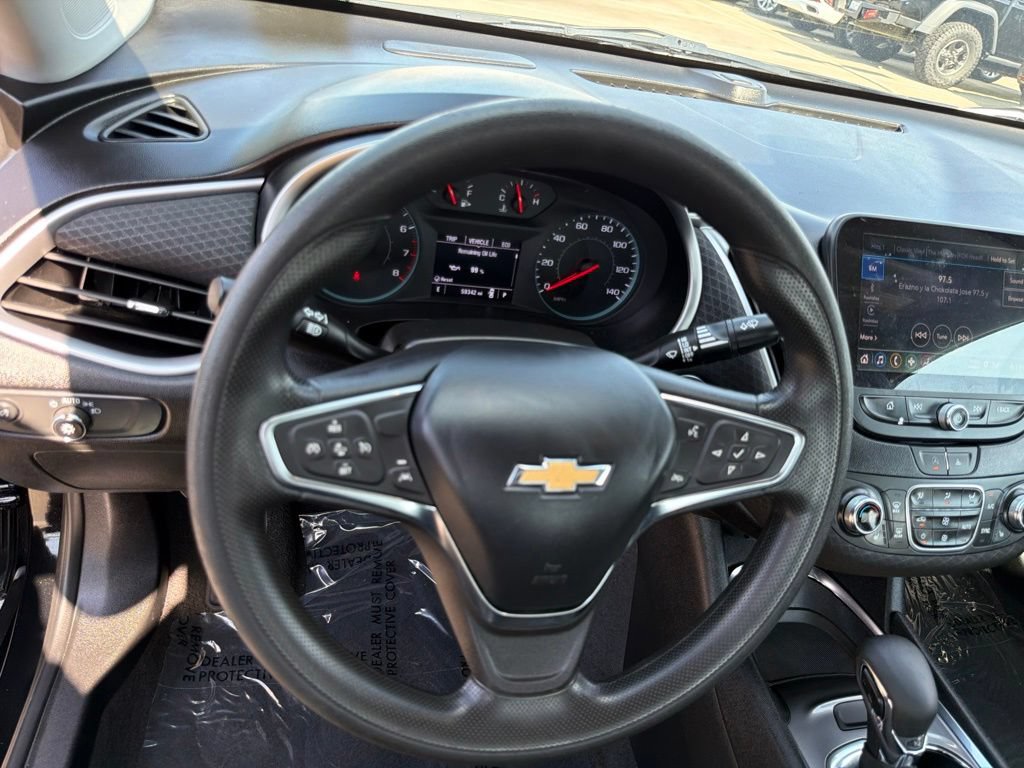 Used 2023 Chevrolet Malibu LT FWD image 16
