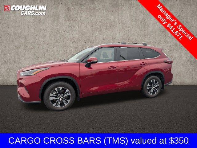 Used 2025 Toyota Highlander XLE AWD/4WD image 5