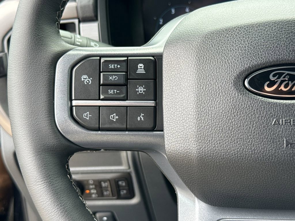 Used 2025 Ford F150 Lariat AWD/4WD image 16