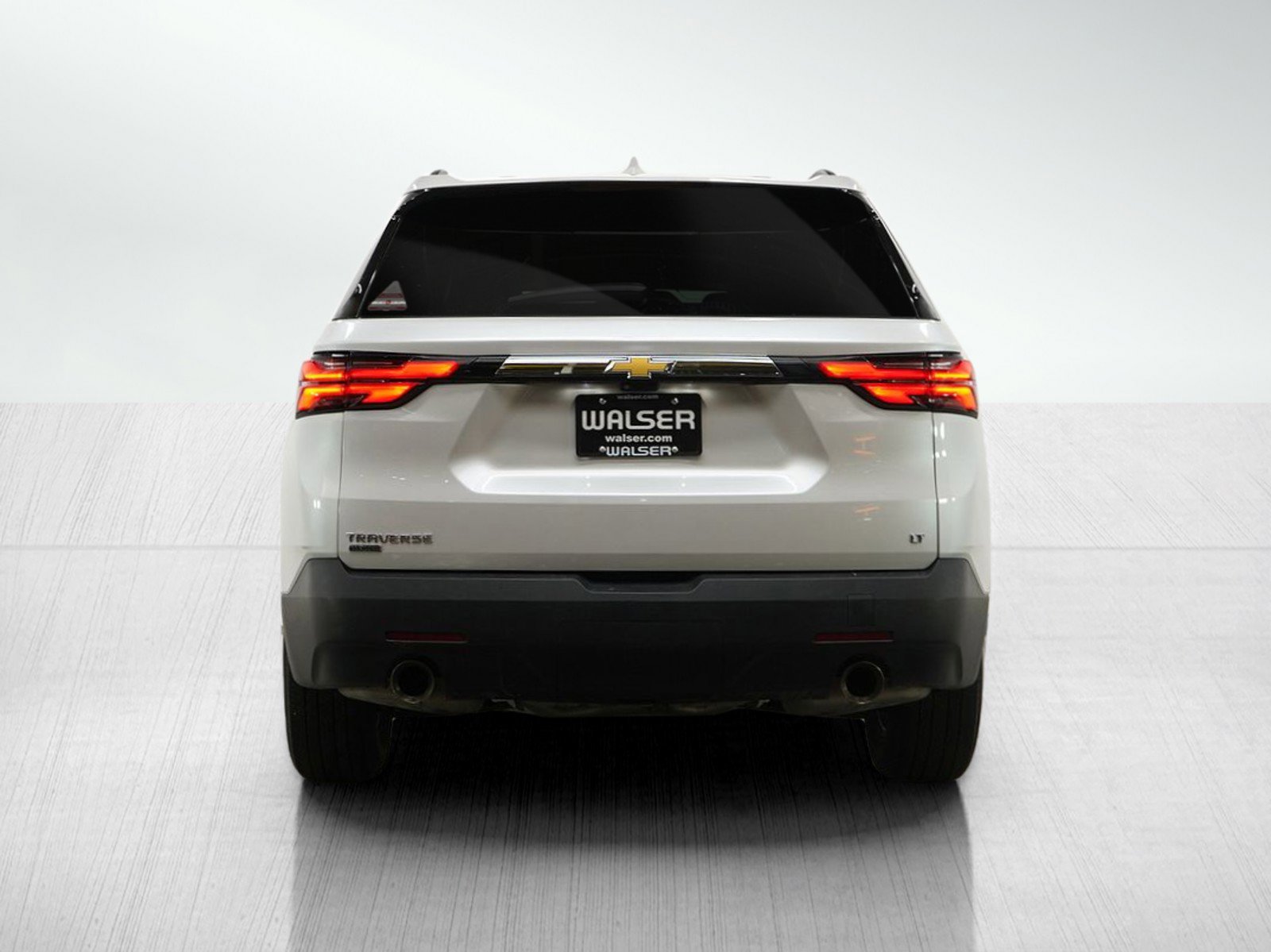 Used 2024 Chevrolet Traverse LT w/ Rear Camera Mirror Package image 5