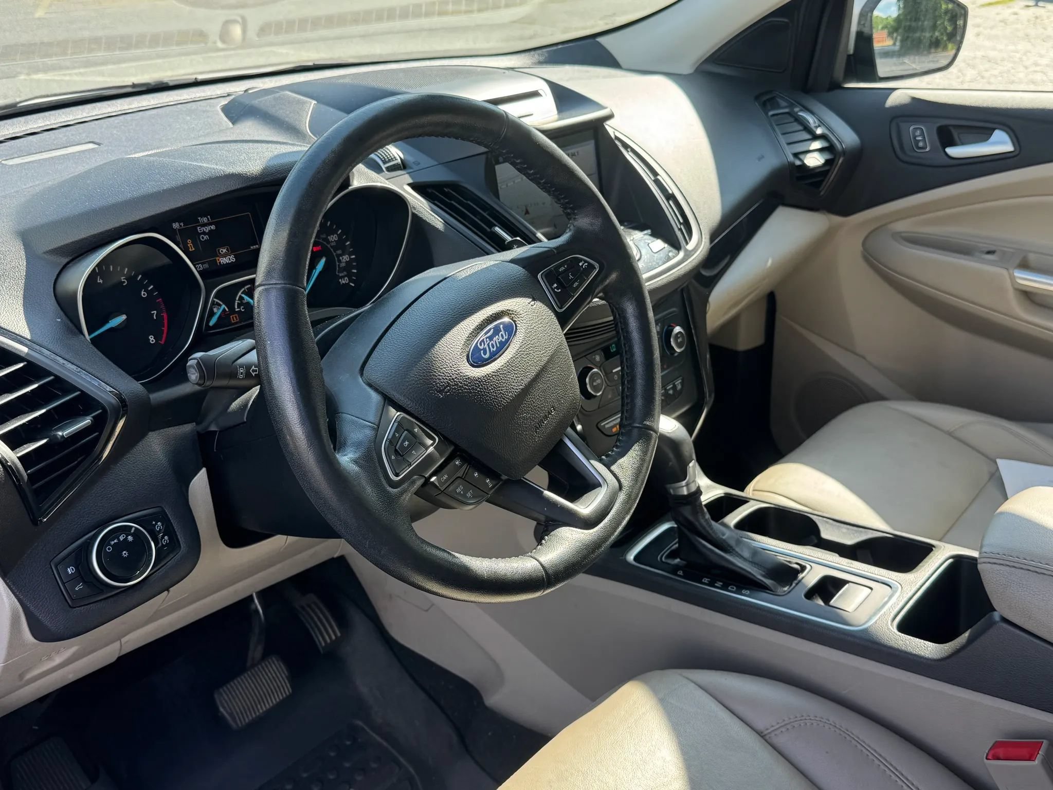 Used 2017 Ford Escape Titanium w/ Equipment Group 301A AWD/4WD image 12
