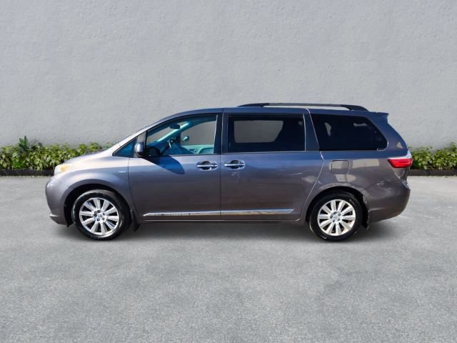 Used 2017 Toyota Sienna XLE Premium w/ Cargo Management Package image 9