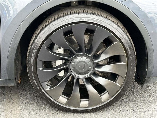 Used 2021 Tesla Model Y Long Range image 5