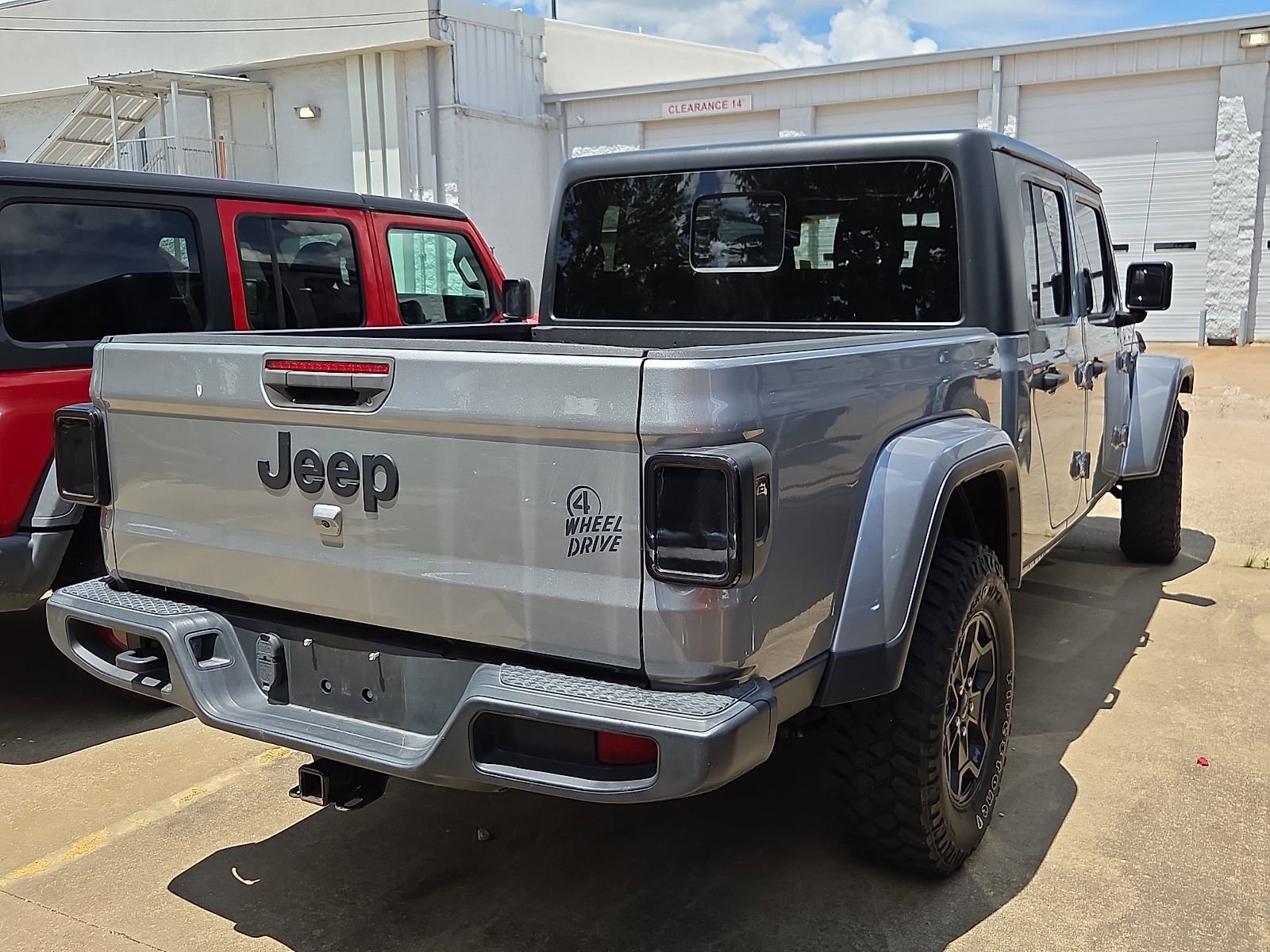 Used 2021 Jeep Gladiator Sport AWD/4WD video 4