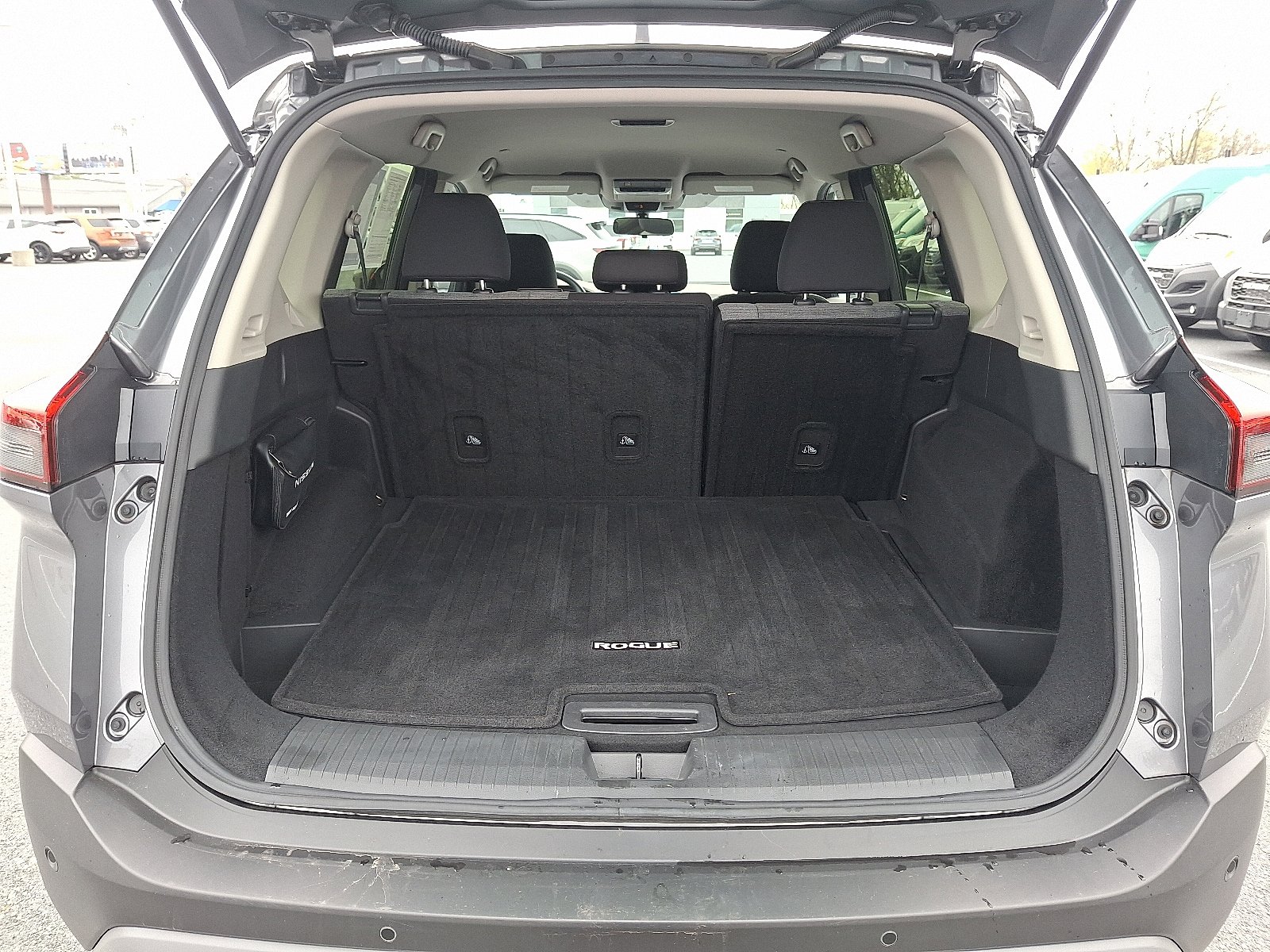 Used 2023 Nissan Rogue SV AWD/4WD image 28