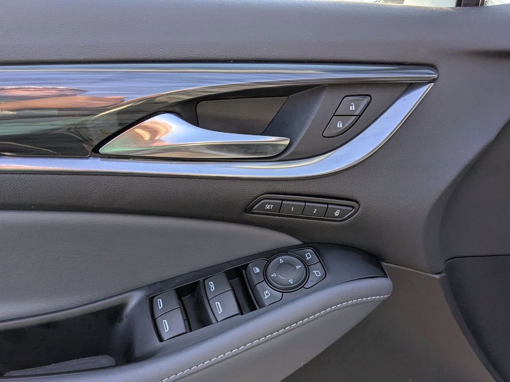 Used 2024 Buick Enclave Premium image 24