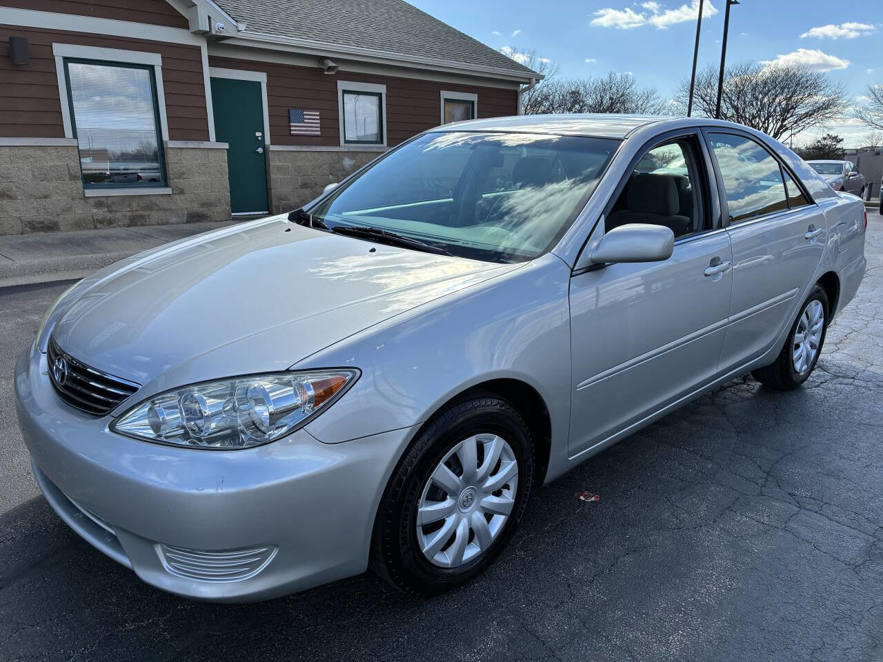 Used 2005 Toyota Camry LE FWD image 7