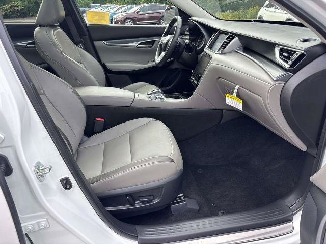 Certified 2025 INFINITI QX50 Luxe AWD/4WD image 17