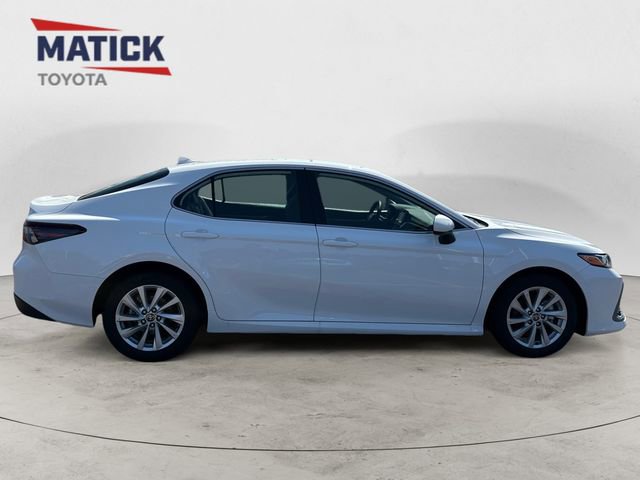 Used 2023 Toyota Camry LE image 8