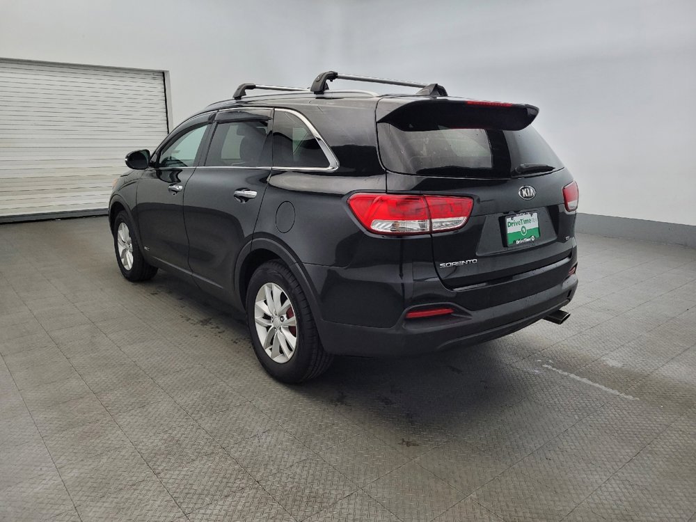 Used 2017 Kia Sorento LX w/ LX Convenience Package image 5