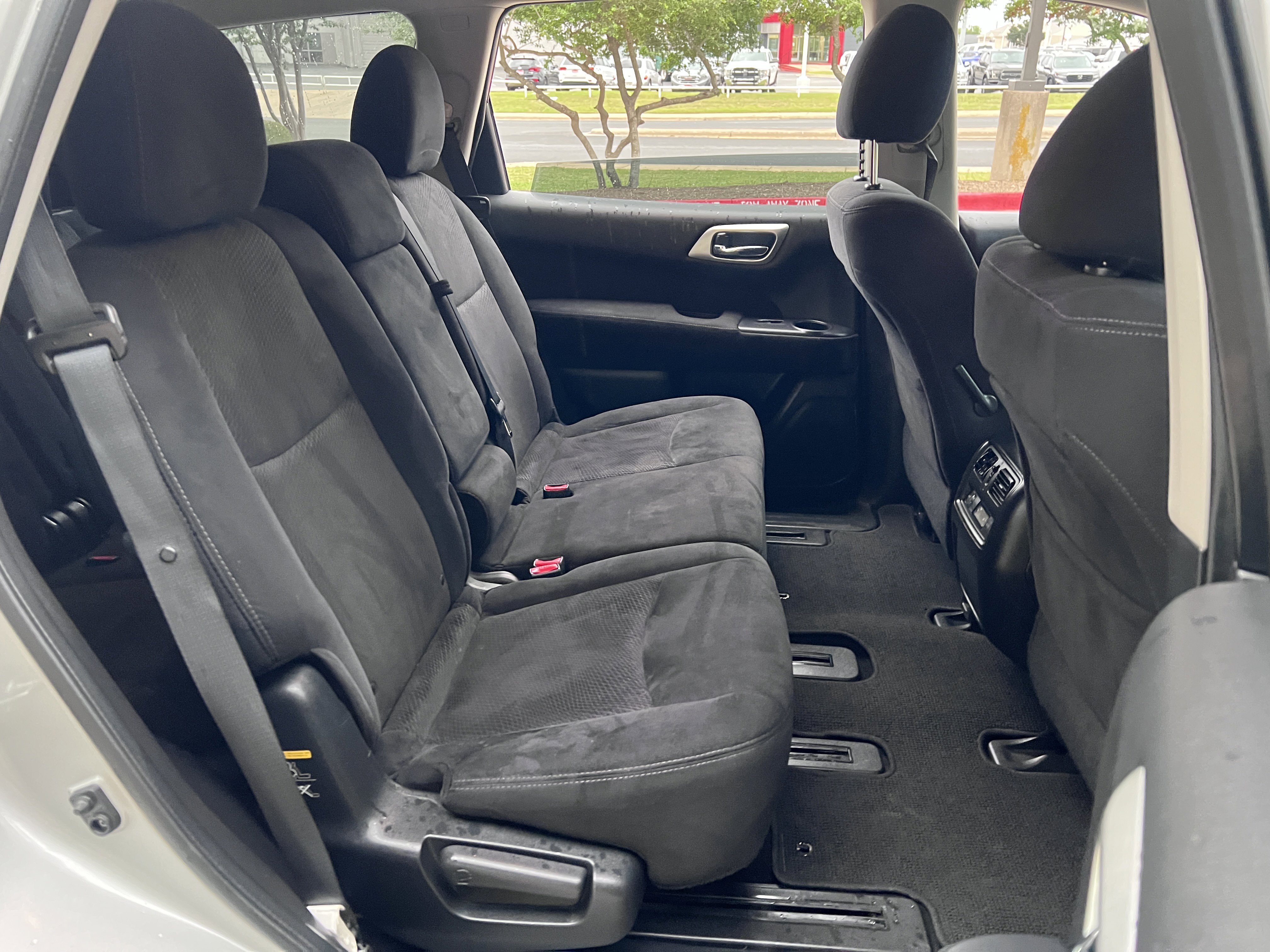 Used 2015 Nissan Pathfinder SV image 14