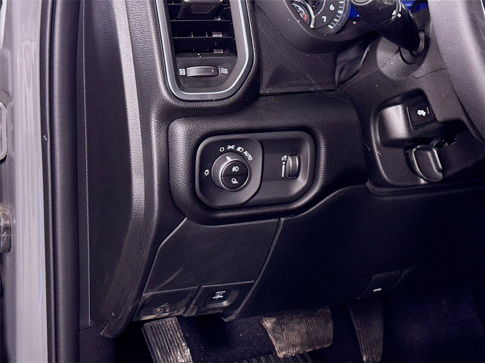 New 2026 RAM 3500 Big Horn AWD/4WD image 4