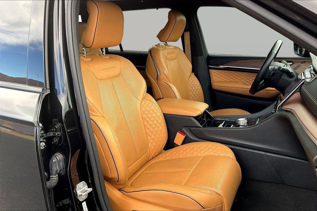 Used 2021 Jeep Grand Cherokee L Summit w/ Advanced Protech Group IV image 30