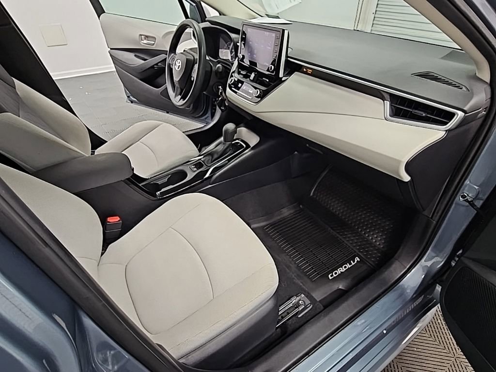 Used 2020 Toyota Corolla LE image 32