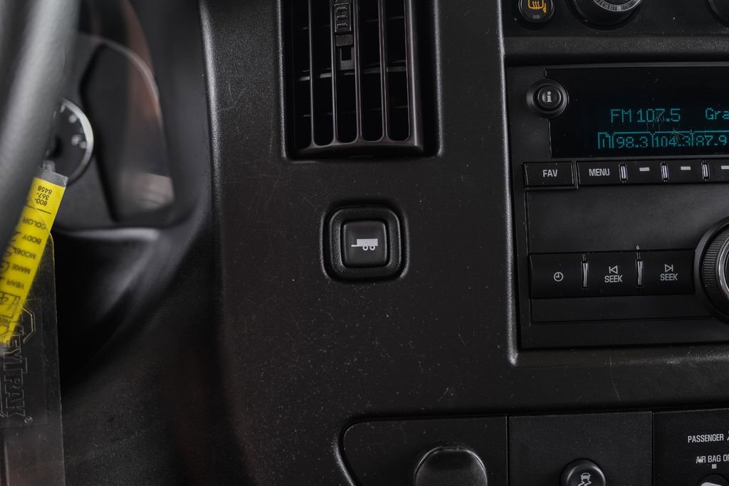 Used 2022 GMC Savana 2500 RWD image 22