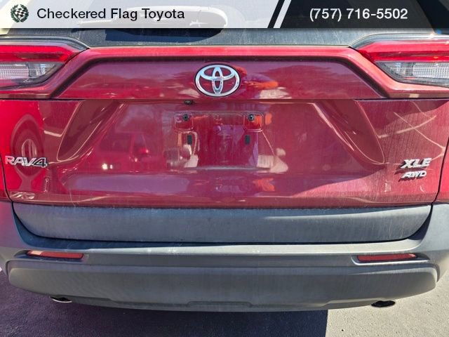 Used 2021 Toyota RAV4 XLE Premium image 7