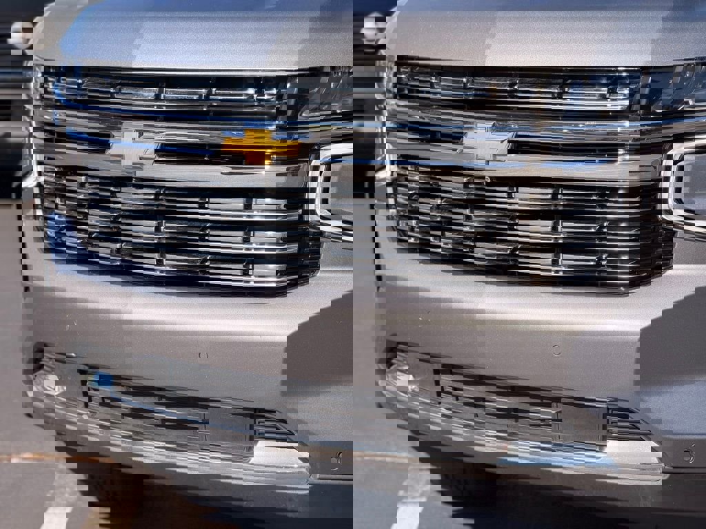 Used 2021 Chevrolet Suburban Premier w/ Premium Package image 10