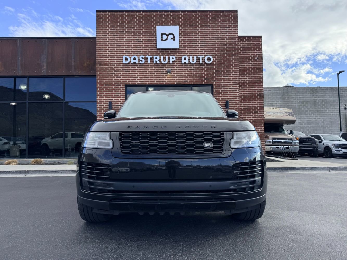 Used 2020 Land Rover Range Rover Long Wheelbase HSE image 2