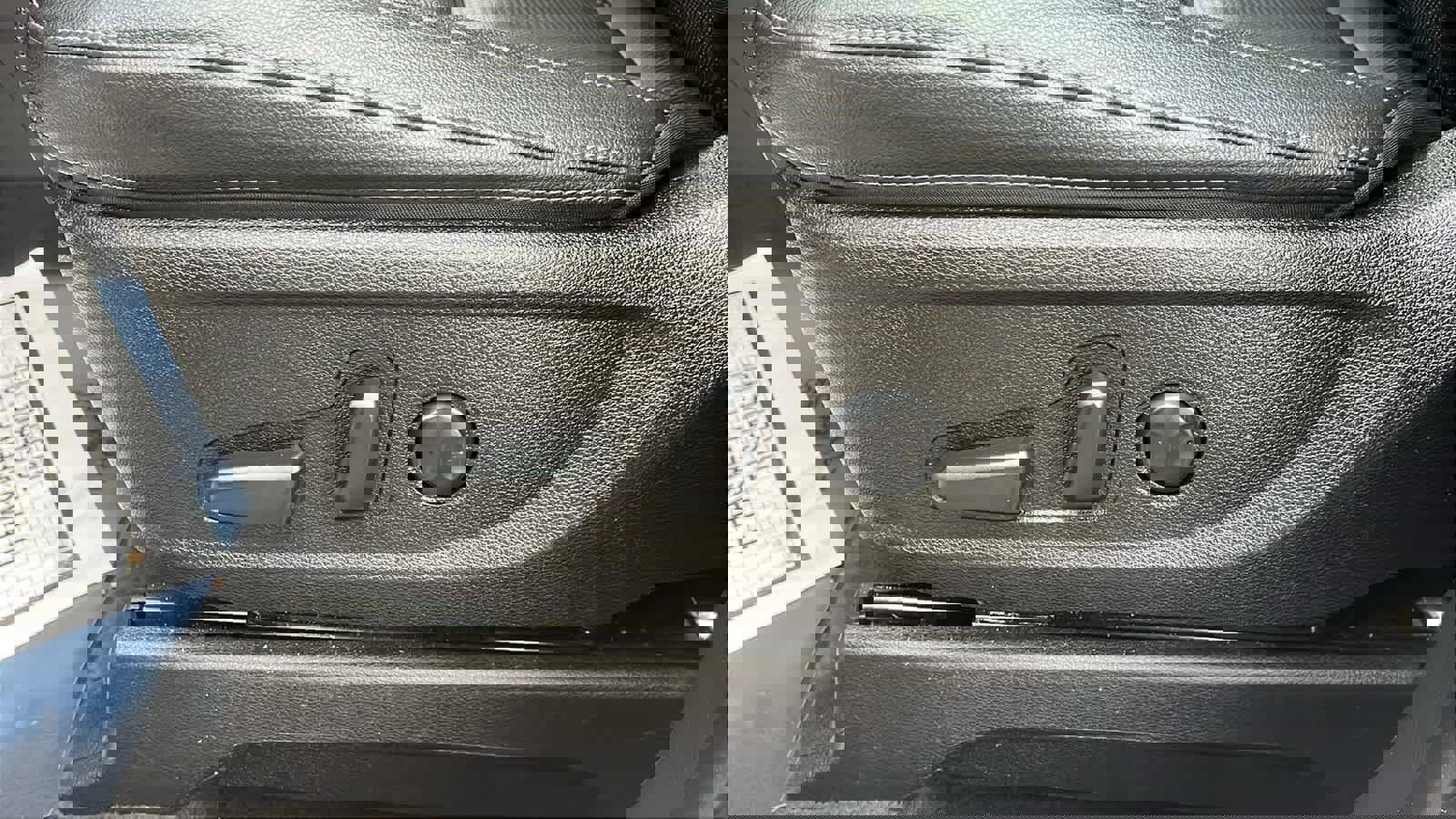 Used 2022 Kia Telluride EX w/ EX Premium Package image 24