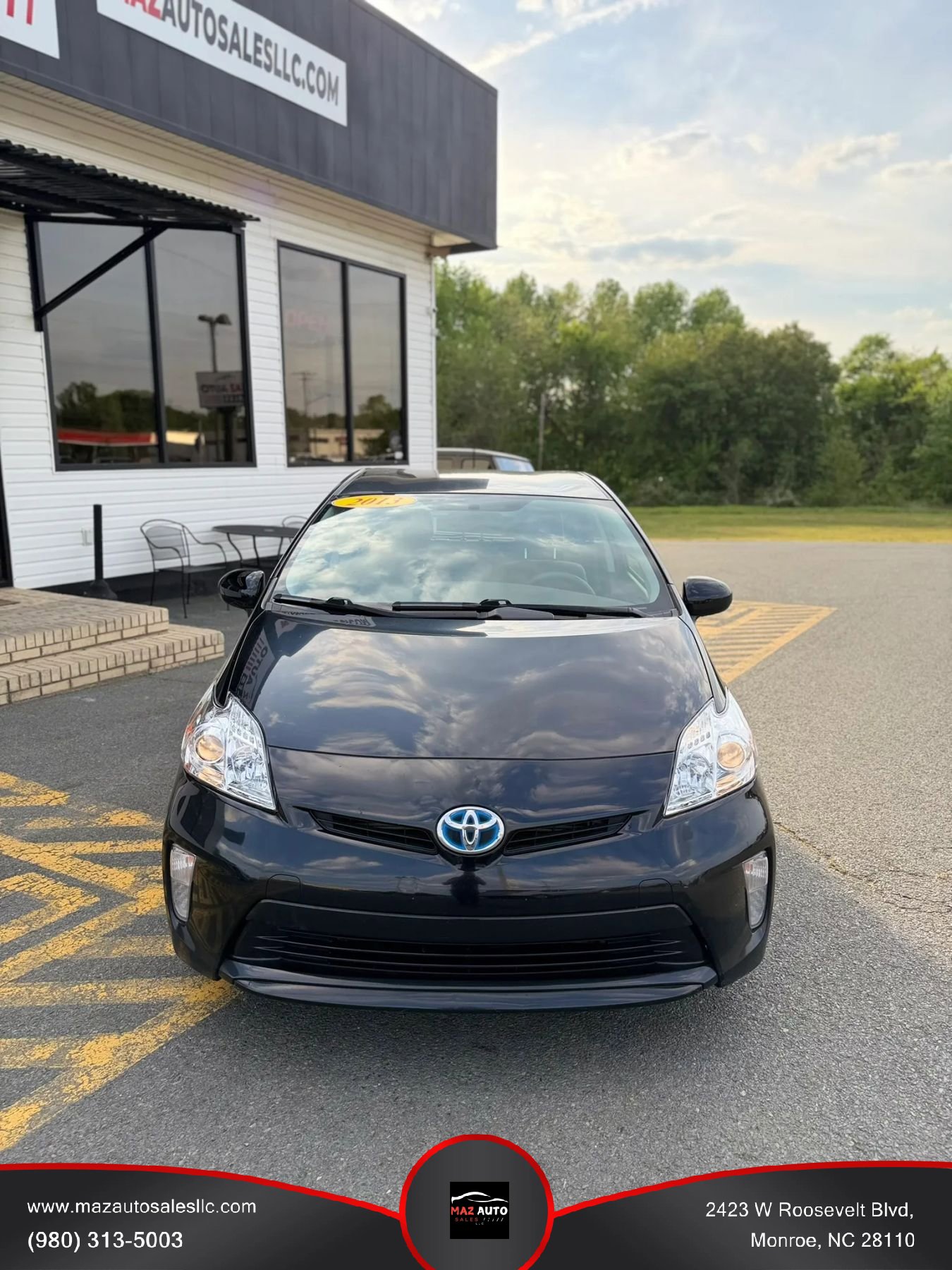 Used 2013 Toyota Prius Three image 2