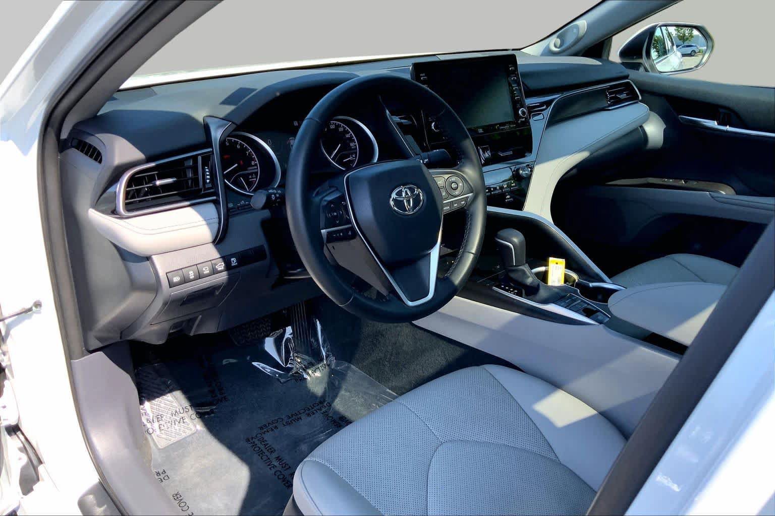 Used 2023 Toyota Camry XLE w/ Navigation Package FWD image 18