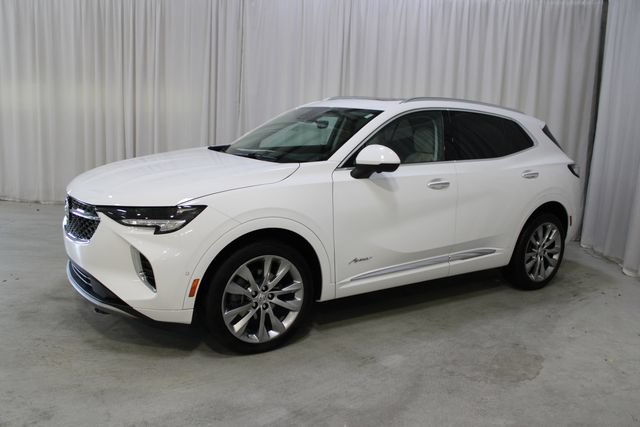 Used 2022 Buick Envision Avenir w/ Technology Package II FWD image 32