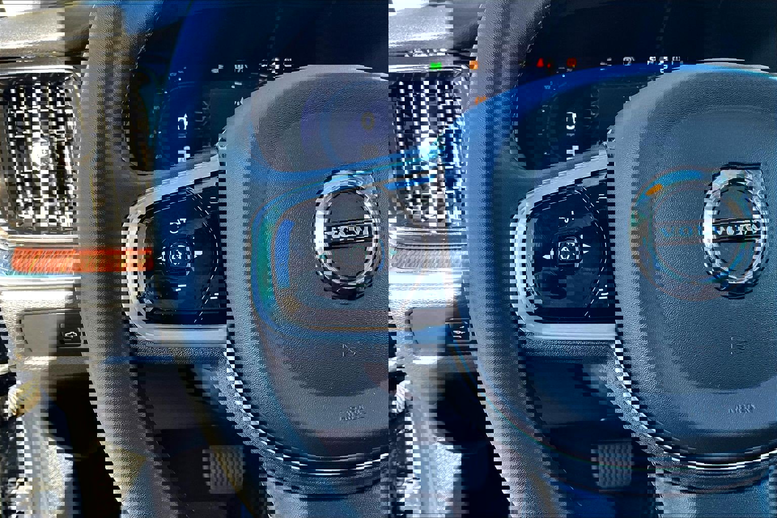 Used 2024 Volvo S60 B5 Plus image 12