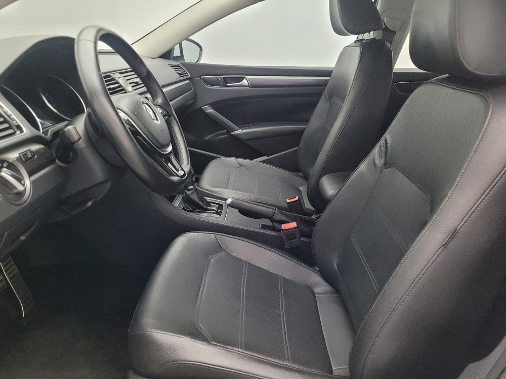 Used 2017 Volkswagen Passat 1.8T R-Line image 17