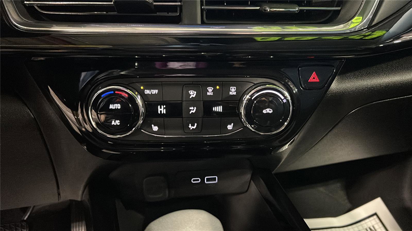 Used 2025 Chevrolet Trax ACTIV w/ Driver Confidence Package image 20