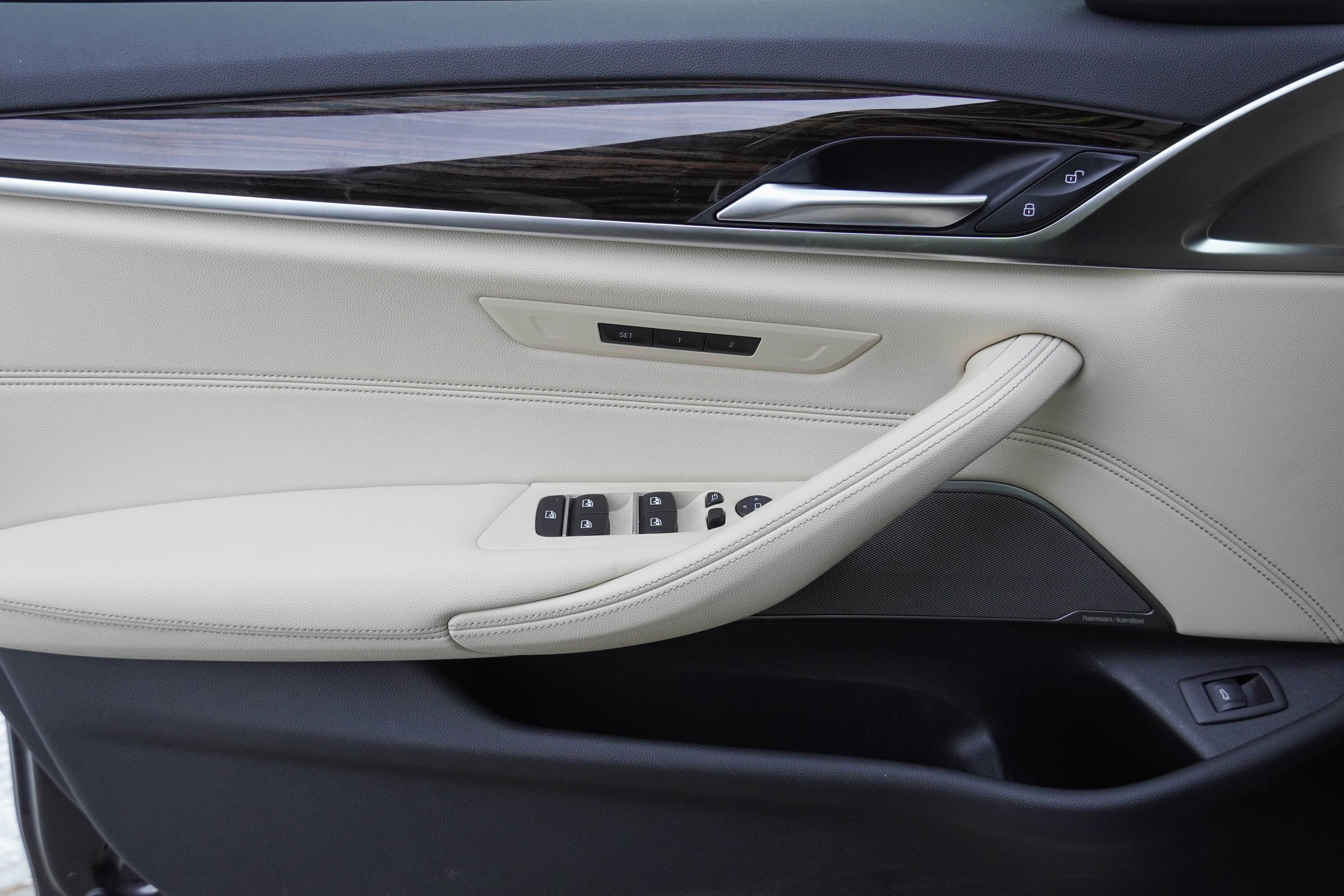 Used 2021 BMW 540i w/ Premium Package image 30