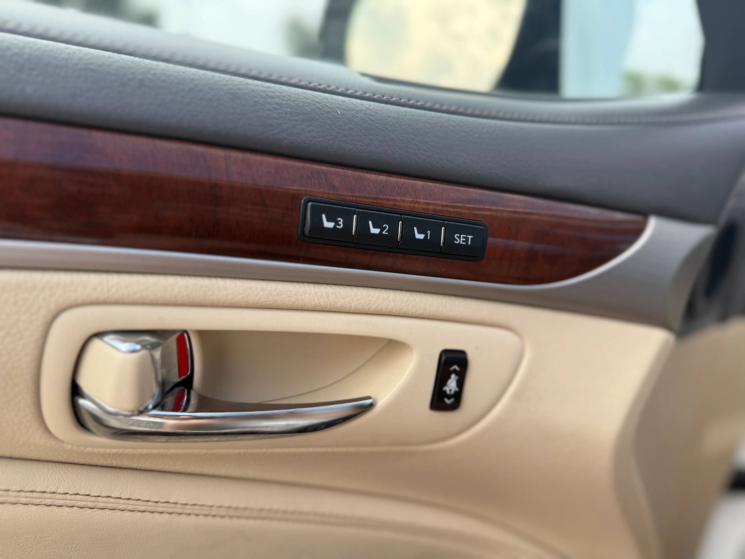 Used 2014 Lexus LS 460 L RWD image 24