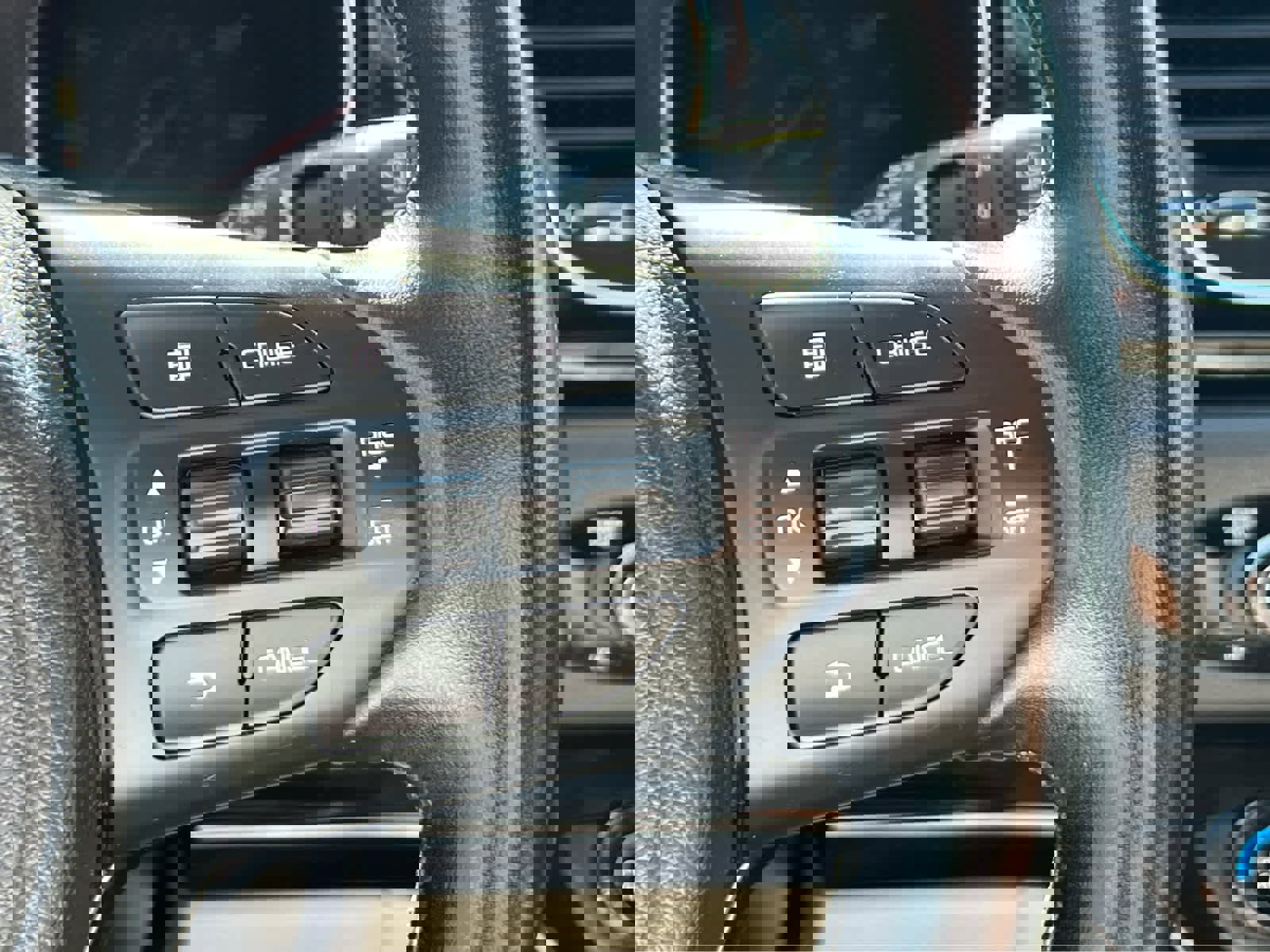 Used 2016 Kia Sedona SX image 33