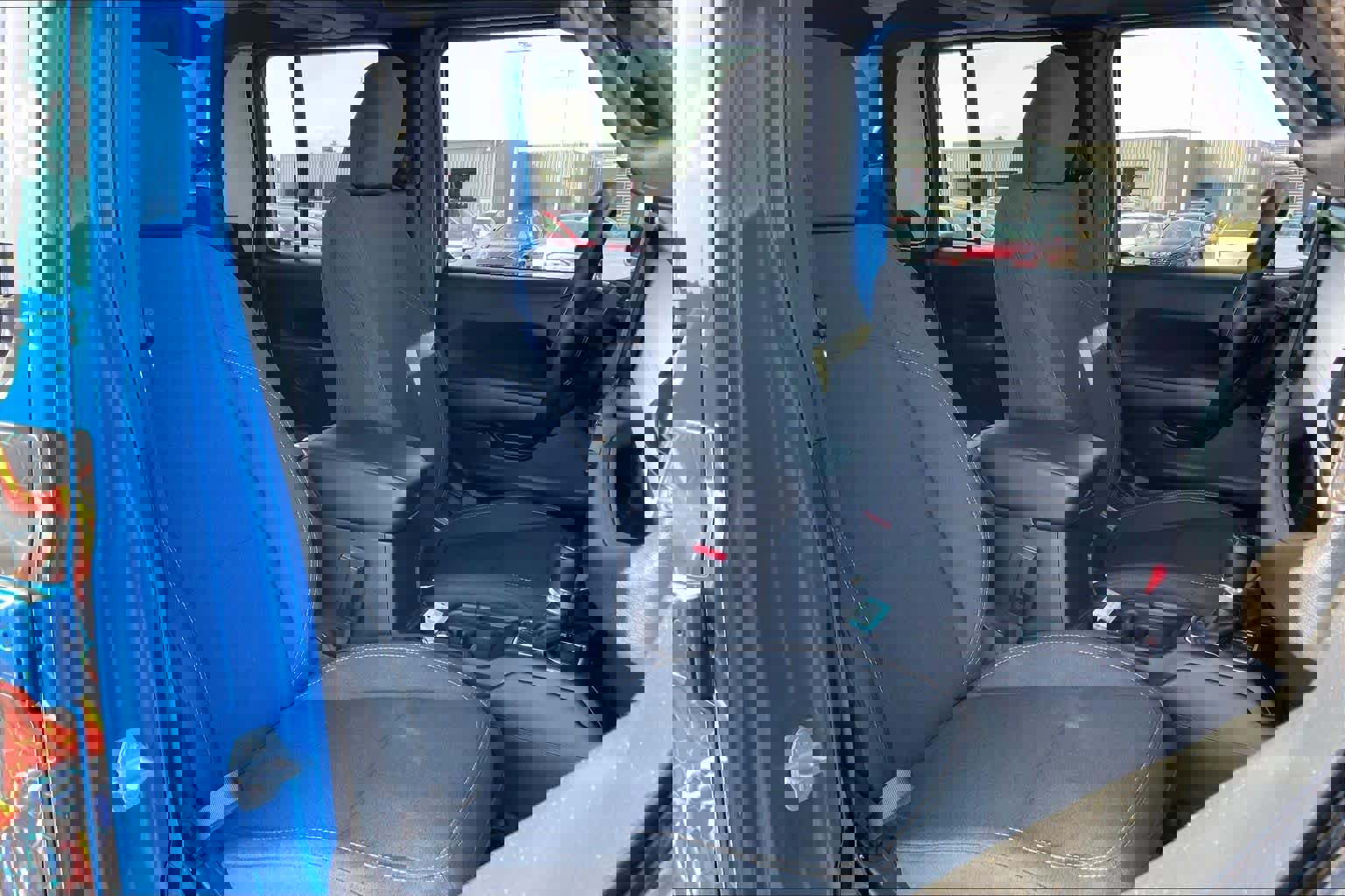 Used 2025 Jeep Gladiator Sport image 8