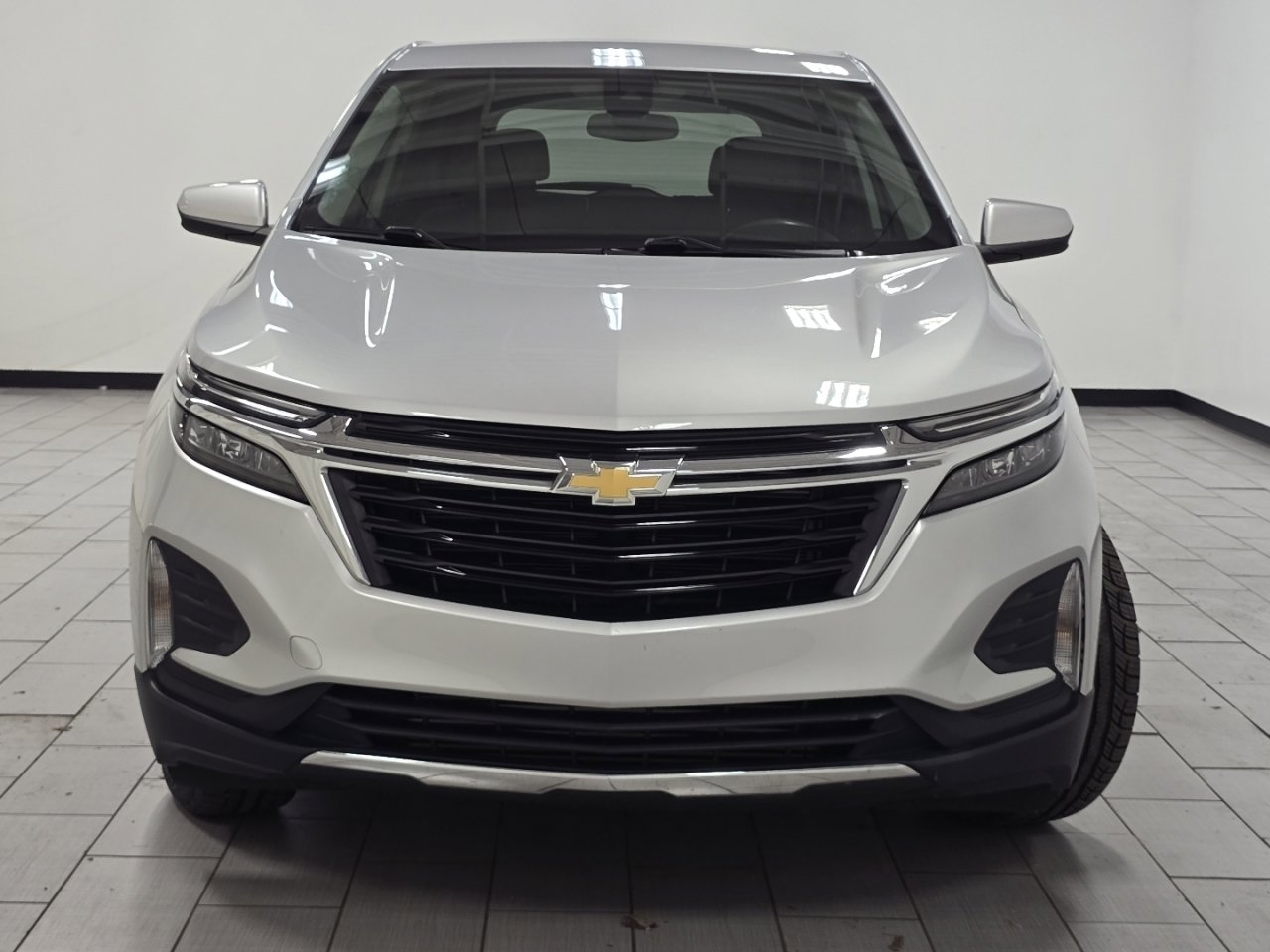 Used 2022 Chevrolet Equinox LT w/ LPO, Floor Liner Package FWD image 9