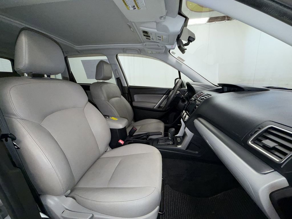 Used 2016 Subaru Forester 2.5i Touring w/ Eyesight & Navigation System AWD/4WD image 13