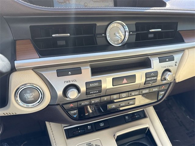 Used 2016 Lexus ES 350 image 19