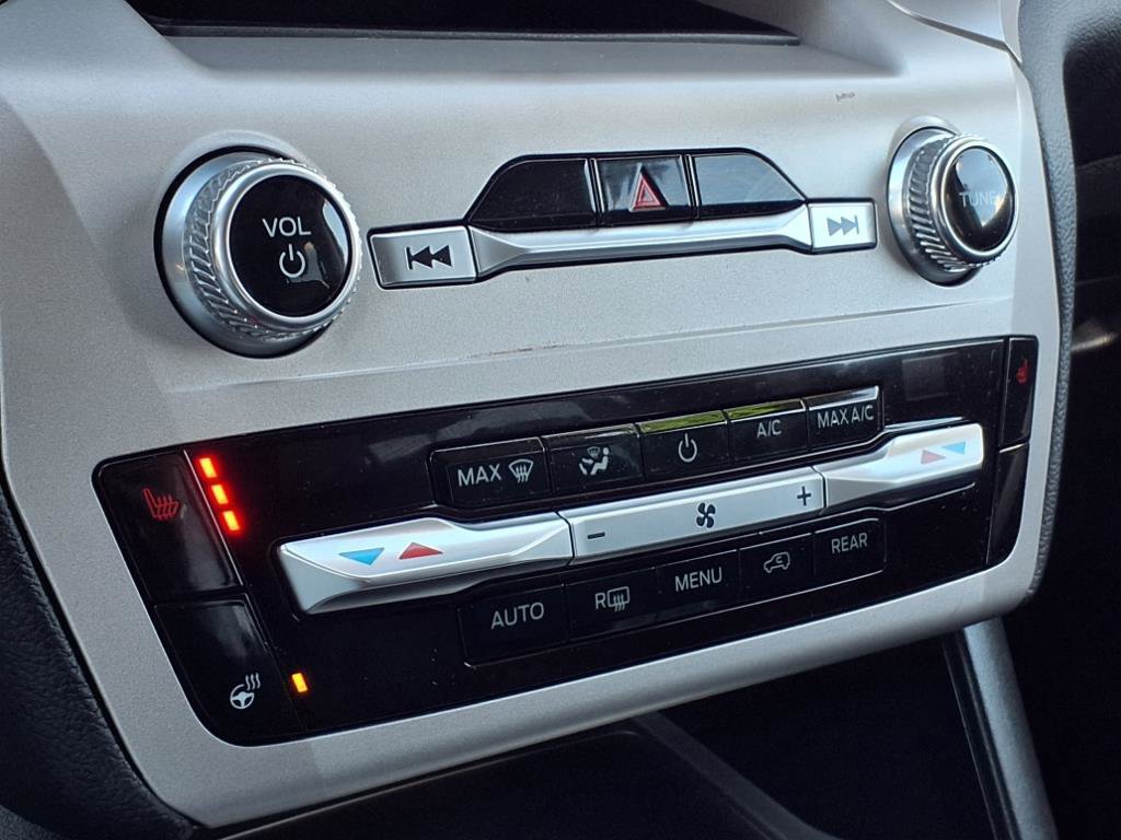 Used 2020 Ford Explorer XLT w/ Equipment Group 202A image 12