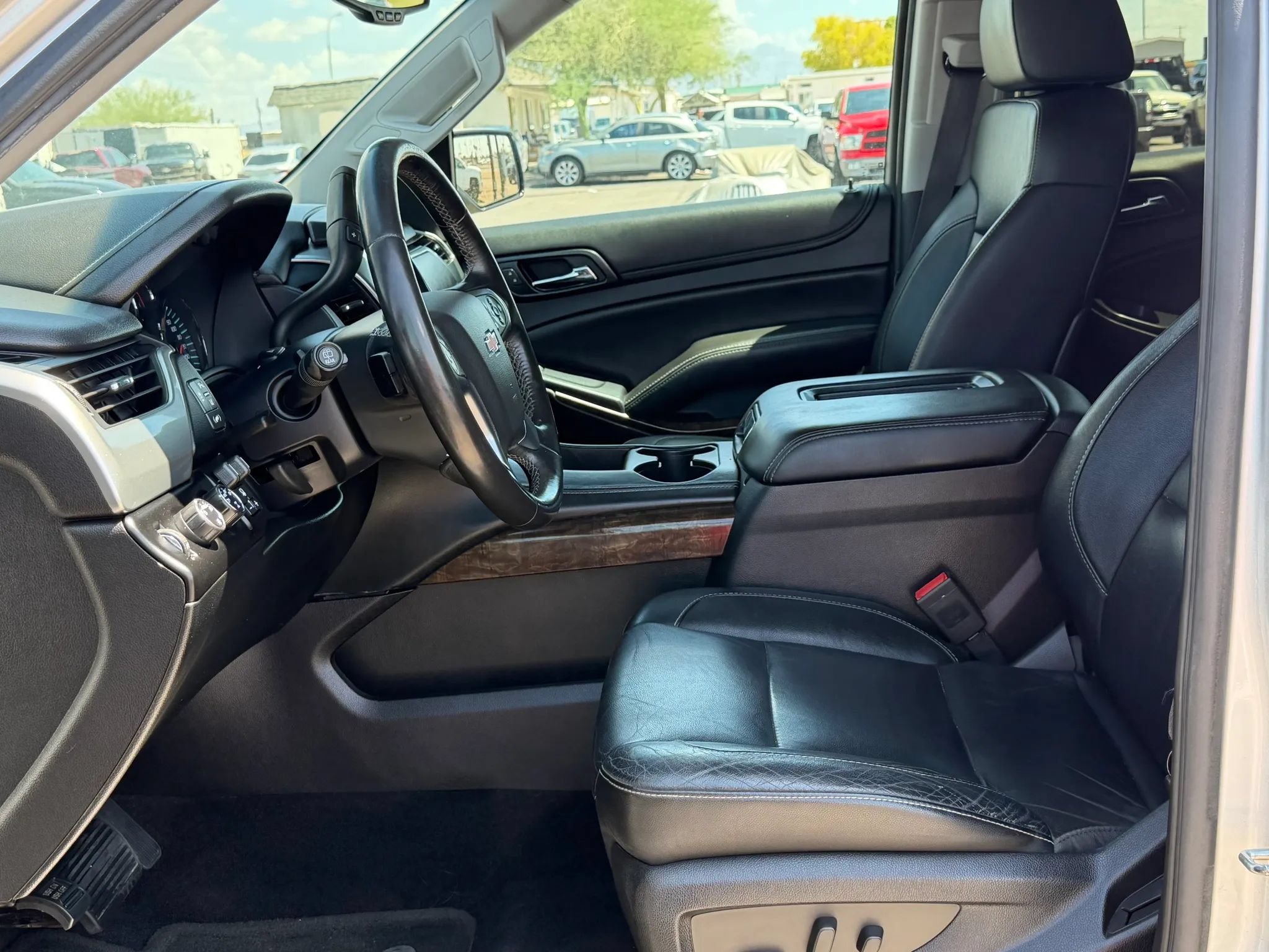 Used 2015 Chevrolet Suburban LT w/ Max Trailering Package AWD/4WD image 10