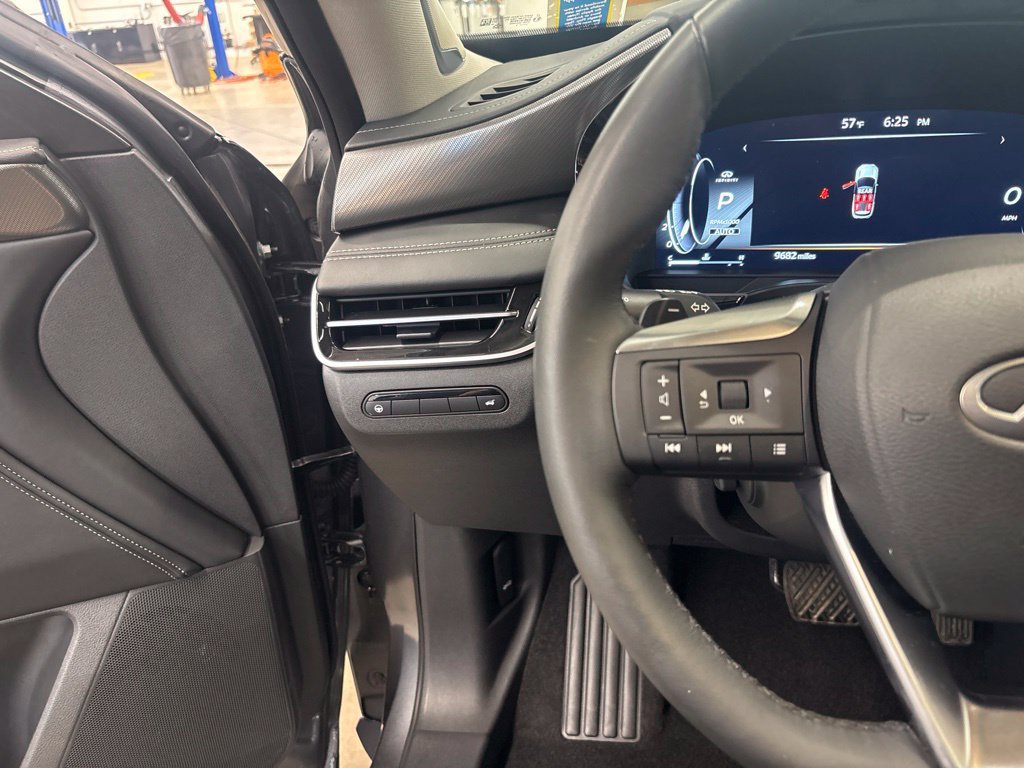 Used 2025 INFINITI QX60 Luxe w/ Cargo Package AWD/4WD image 23