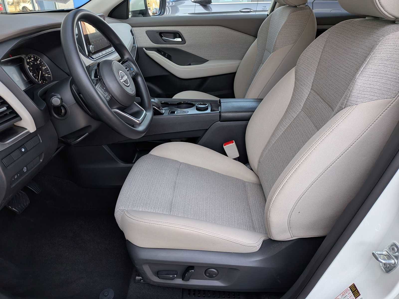 Used 2023 Nissan Rogue SV AWD/4WD image 15