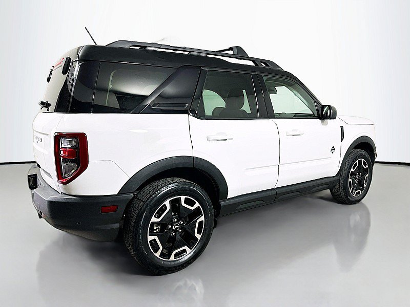 Used 2023 Ford Bronco Sport Outer Banks w/ Tech Package AWD/4WD image 7