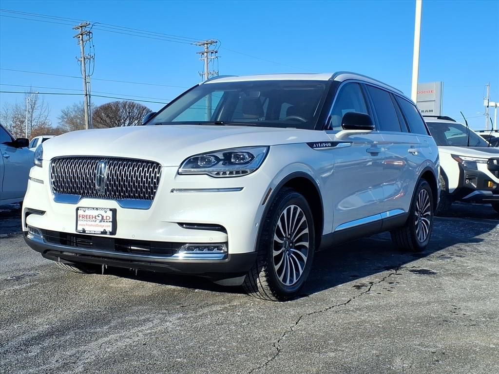 Used 2022 Lincoln Aviator Reserve w/ Equipment Group 201A image 3