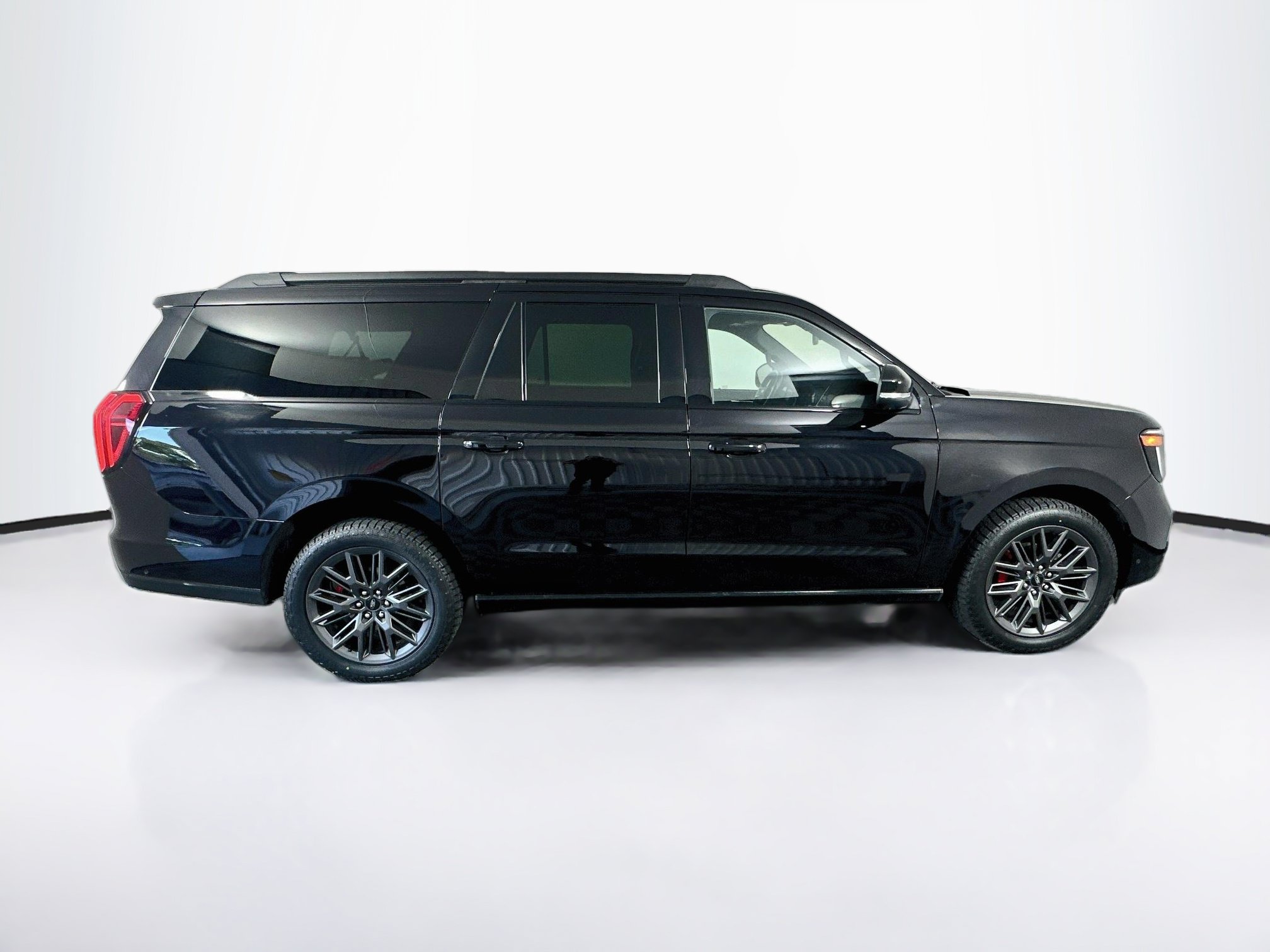 Used 2025 Ford Expedition Max Platinum w/ Stealth Performance Package AWD/4WD image 10