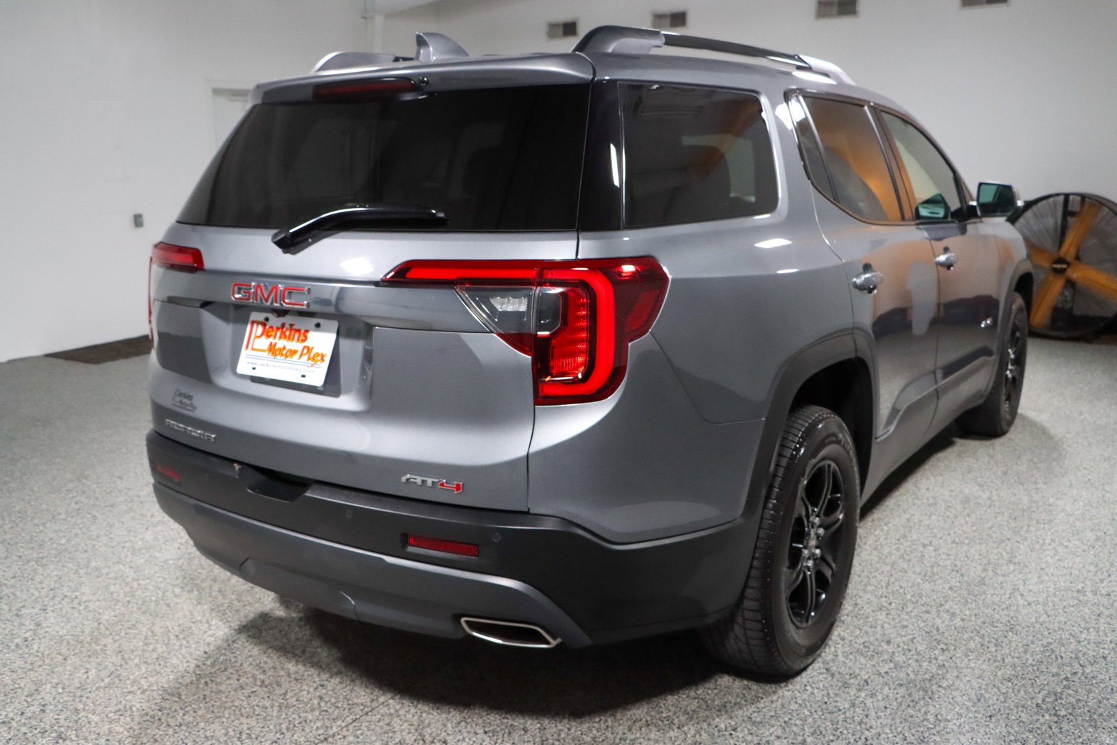 Used 2022 GMC Acadia AT4 w/ GMC Pro Grade Package AWD/4WD image 7