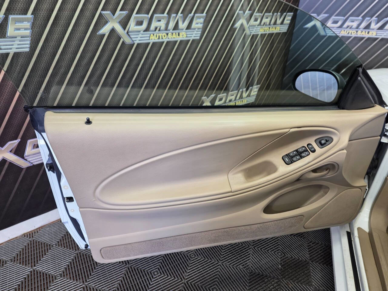 Used 2000 Ford Mustang Base 2dr Convertible RWD image 19