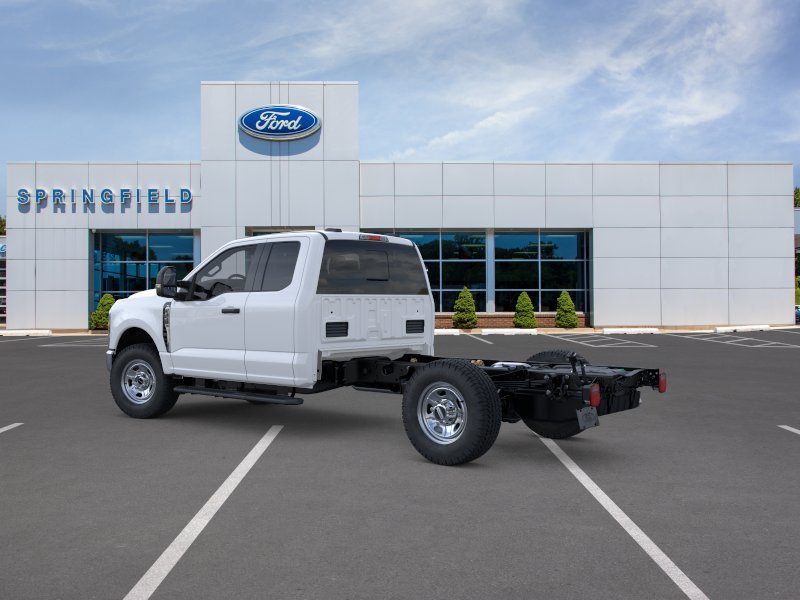 New 2025 Ford F350 XL w/ XL Chrome Package AWD/4WD image 4